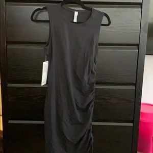 Lululemon Cinch it Dress 6 Black